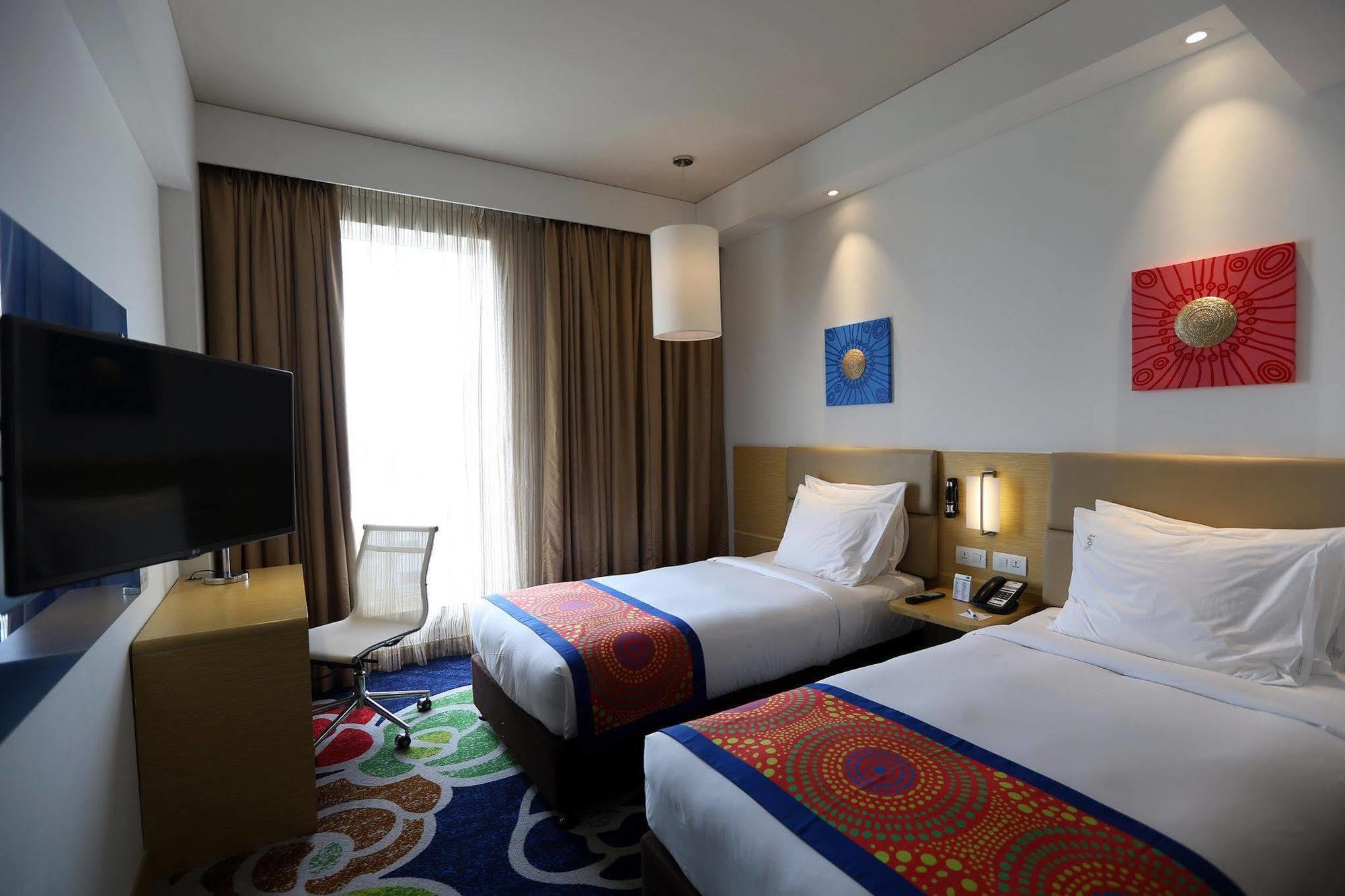 Holiday Inn Express Chennai Old Mahabalipuram Road Extérieur photo