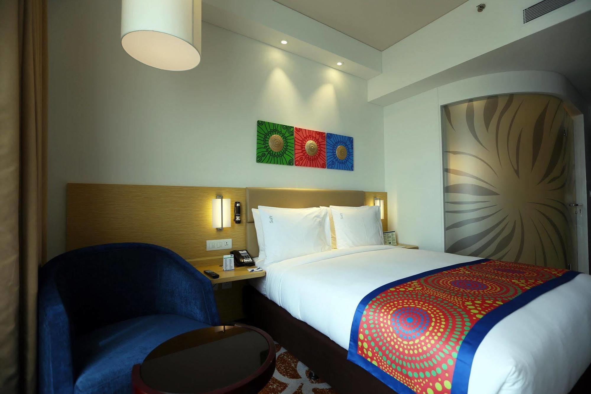 Holiday Inn Express Chennai Old Mahabalipuram Road Extérieur photo
