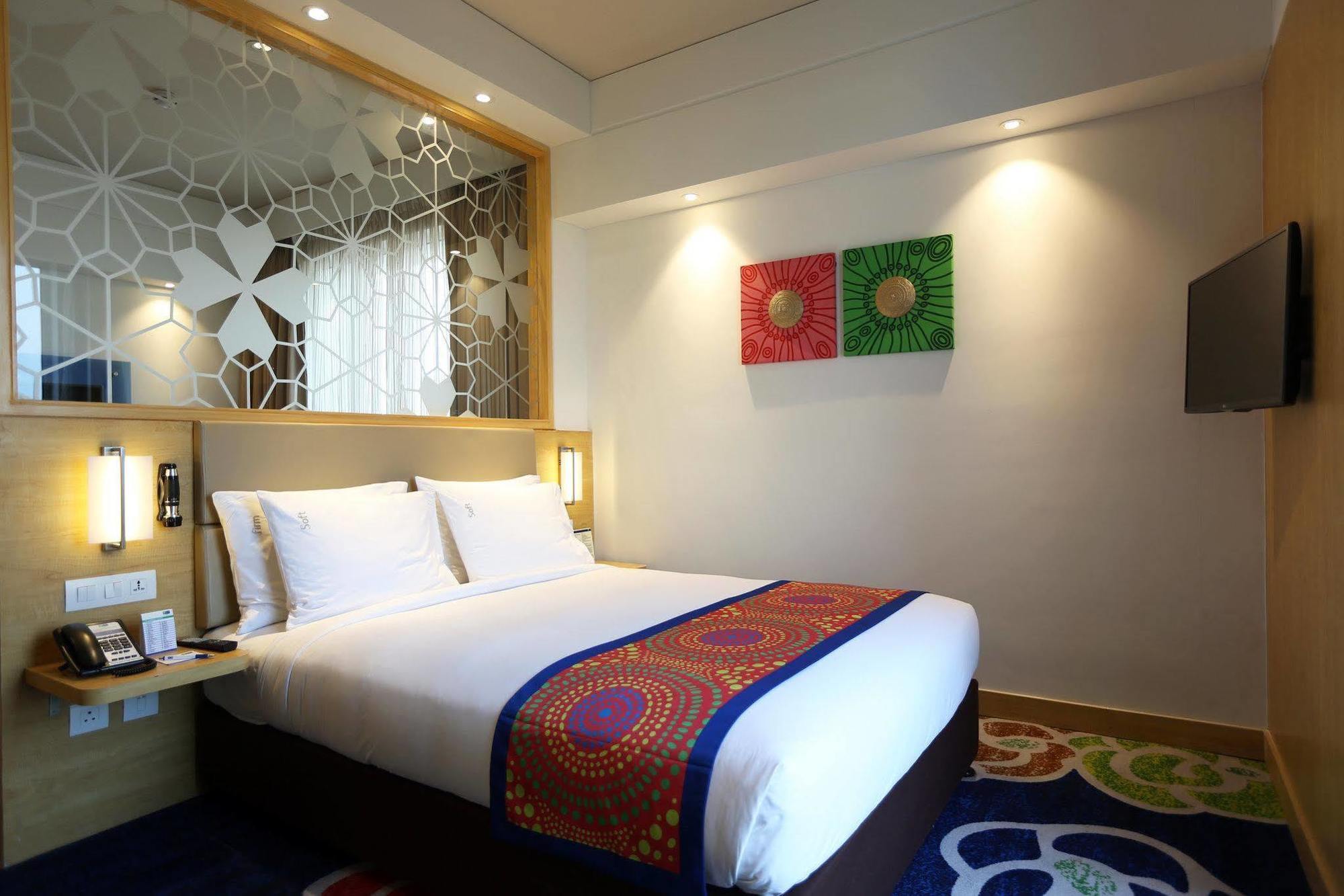 Holiday Inn Express Chennai Old Mahabalipuram Road Extérieur photo