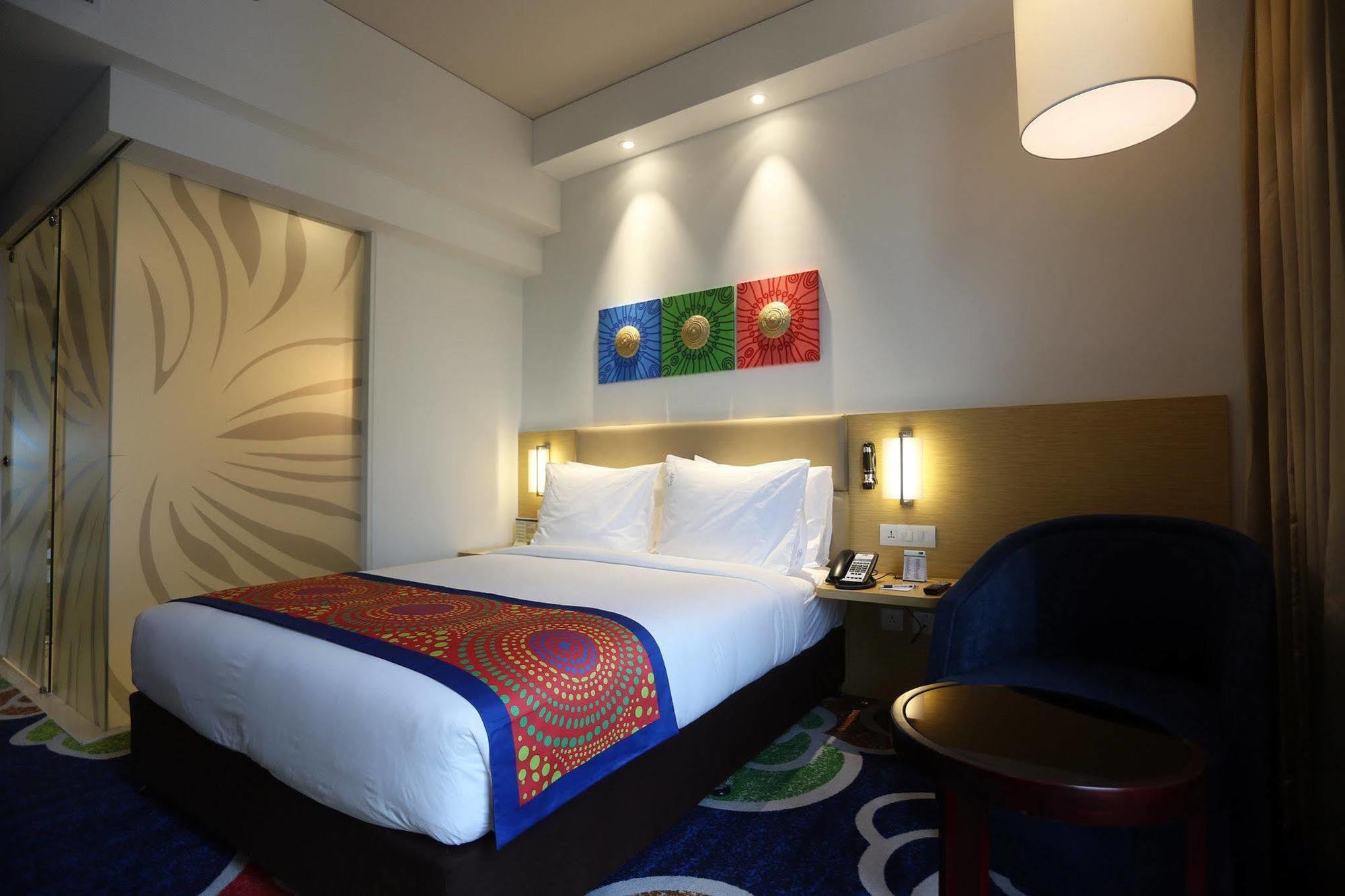Holiday Inn Express Chennai Old Mahabalipuram Road Extérieur photo